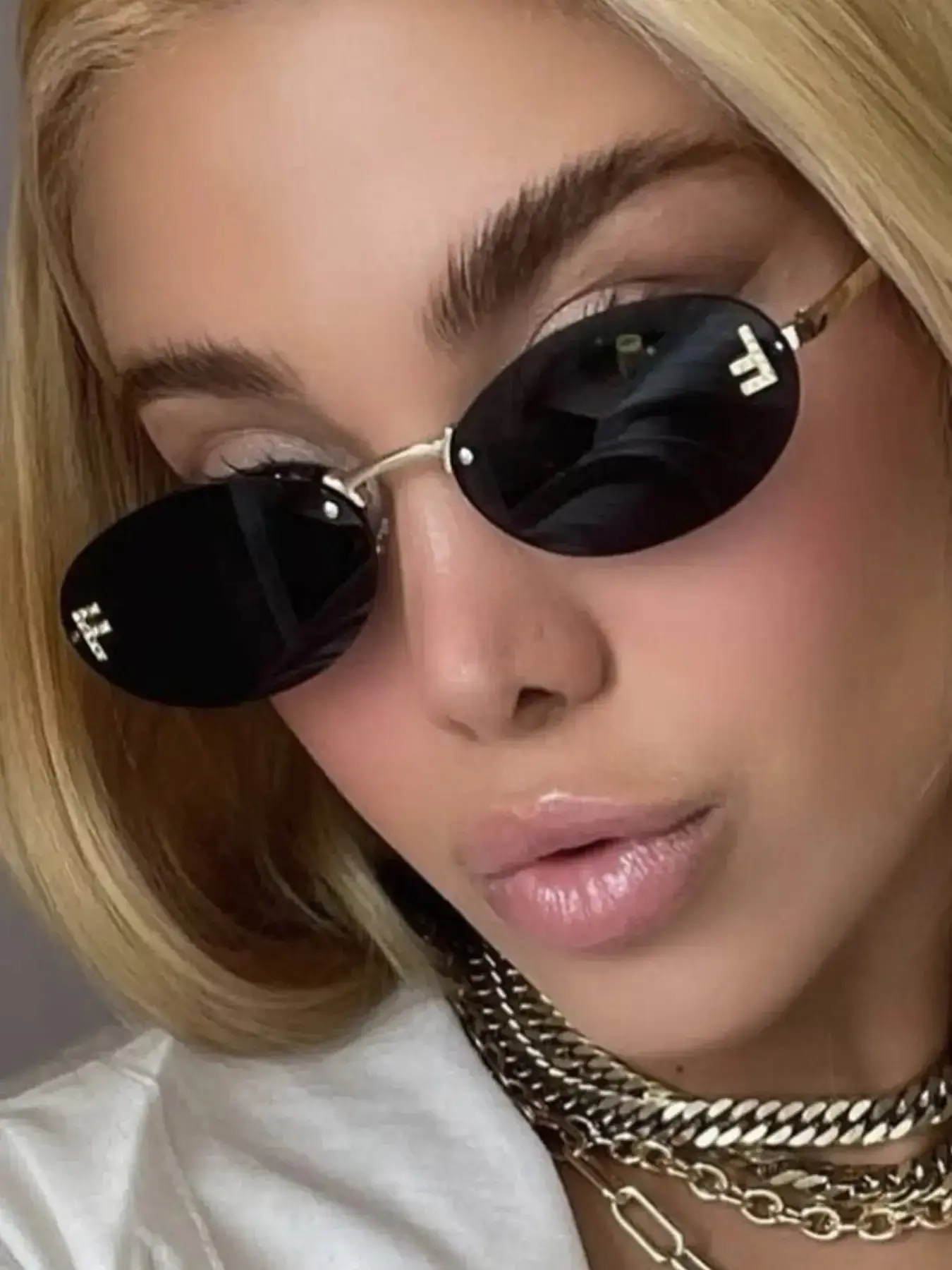 Luxury Metal Oval Frame Rhinestone Vintage Fashion Sunglasses, Lightweight Design, Sun Protection, Versatile Style for All Seasons, Fashionable Multifunctional Shades, Signature Shades, Stylish Shades