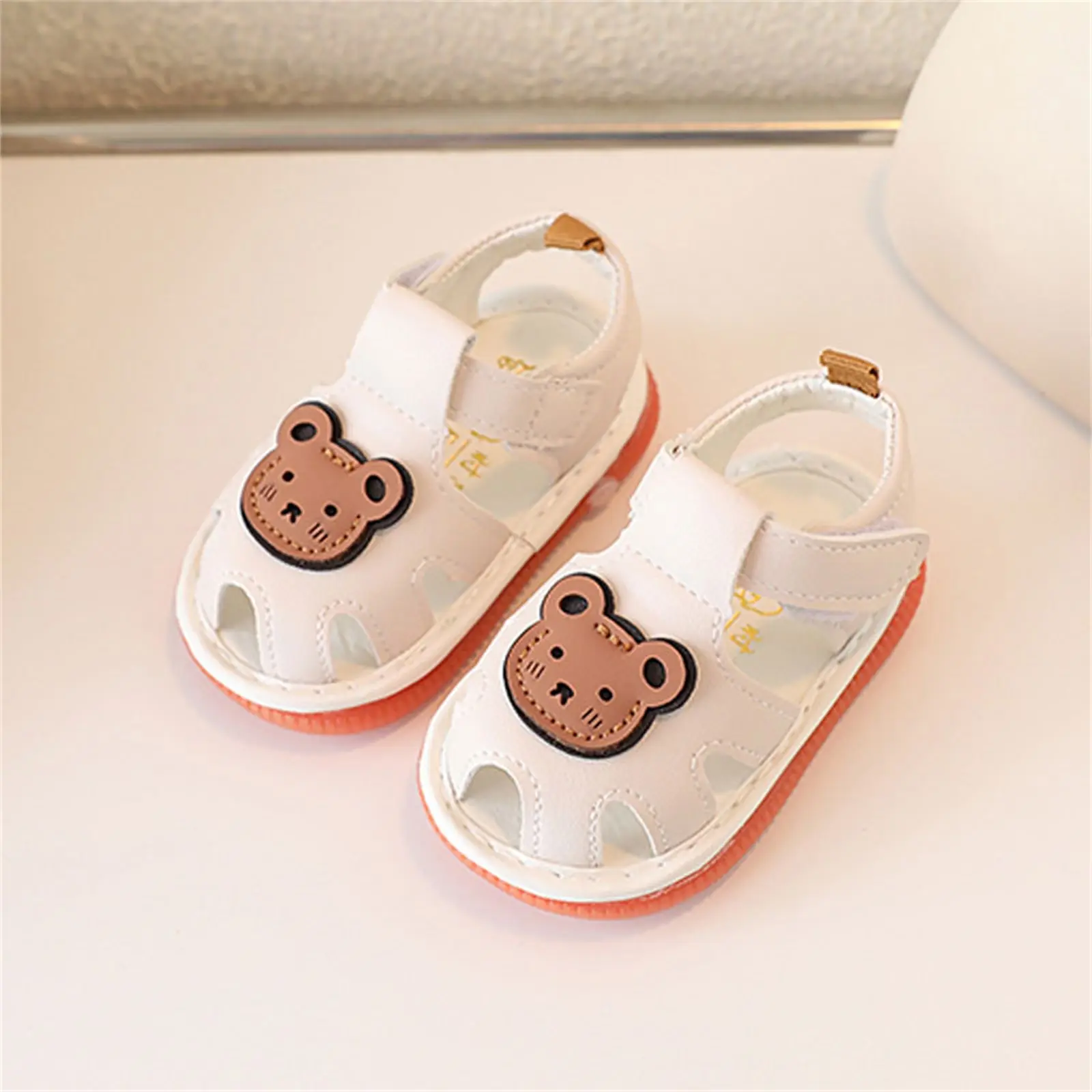 Kupretty Baby Boys Girls Summer Sandals Cue Bear Pattern Squeaky Squeaky Shoes Non-Slip Newborn First Walking Shoes