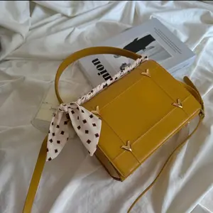 Pre-owned Valentino As Shown Tote Bags shoulder bag Yellow HO527