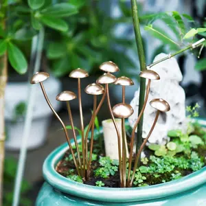 Mushroom Design Garden Stake, Rustic Decor Mushroom-Plants Figurines for Potted Plants, Alloy Outdoor Garden Decor Sculptures, Flower Theme, Artisan Crafted Ornamental Mushrooms for Planters, Patio
