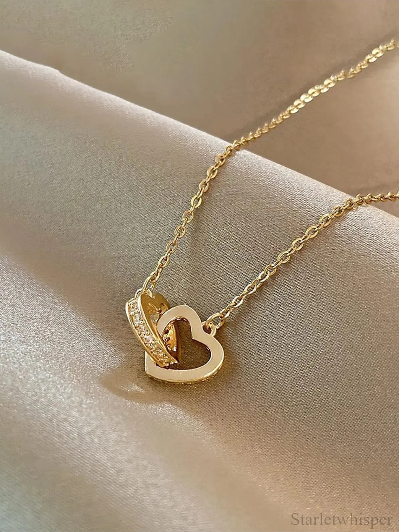Women's Gold Interlocking Double Heart Love Pendant Necklace, Zirconia-Accented Dainty Temperament Jewelry, Trendy All-Match for Daily & Party Wear, Exquisite Birthday Gift, Heart Necklace, Gold Heart Necklace