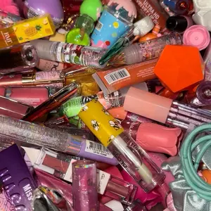 Cute lipgloss lawless 3 Piece Sellers Pick Lipstick Lip Oils & Lip Glosses Makeup Set for Vibrant Lip Care and Stylish Looks glass Hydrating Liquid Lip Gloss High Gloss Gloss Fearless Lip Glaze Set glossy French Kiss Lipstick Glazed Women's Unique Glitter