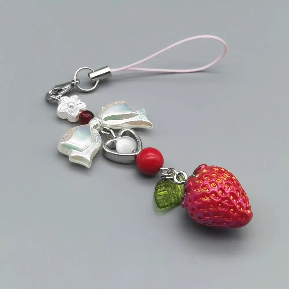 Y2K Strawberry Phone Chain, Phone Charms, Luxurious Heart Pendant, Cool Girl Decoration, Fashionable Hanging Accessory
