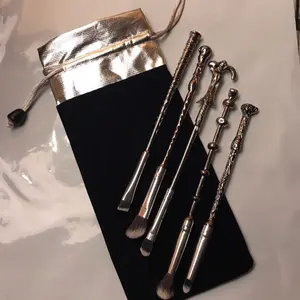 5 Piece Wizard Wand Makeup Brush Set