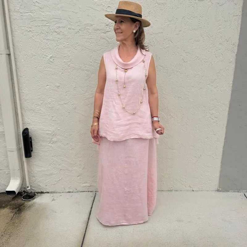 Fits from small to extra large one size 100 percent linen two piece set Anaí top and Lourdes skirt breathable lightweight natural fabric elegant summer outfit relaxed chic silhouette versatile matching set Ibiza style effortless look perfect for beach day