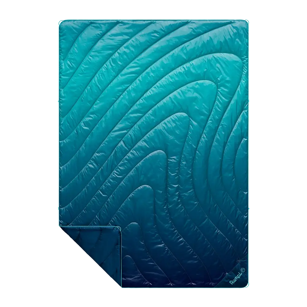 Classic Water-Resistant Ocean Fade Puffy Blanket, Sports & Camping Sleeping Gear