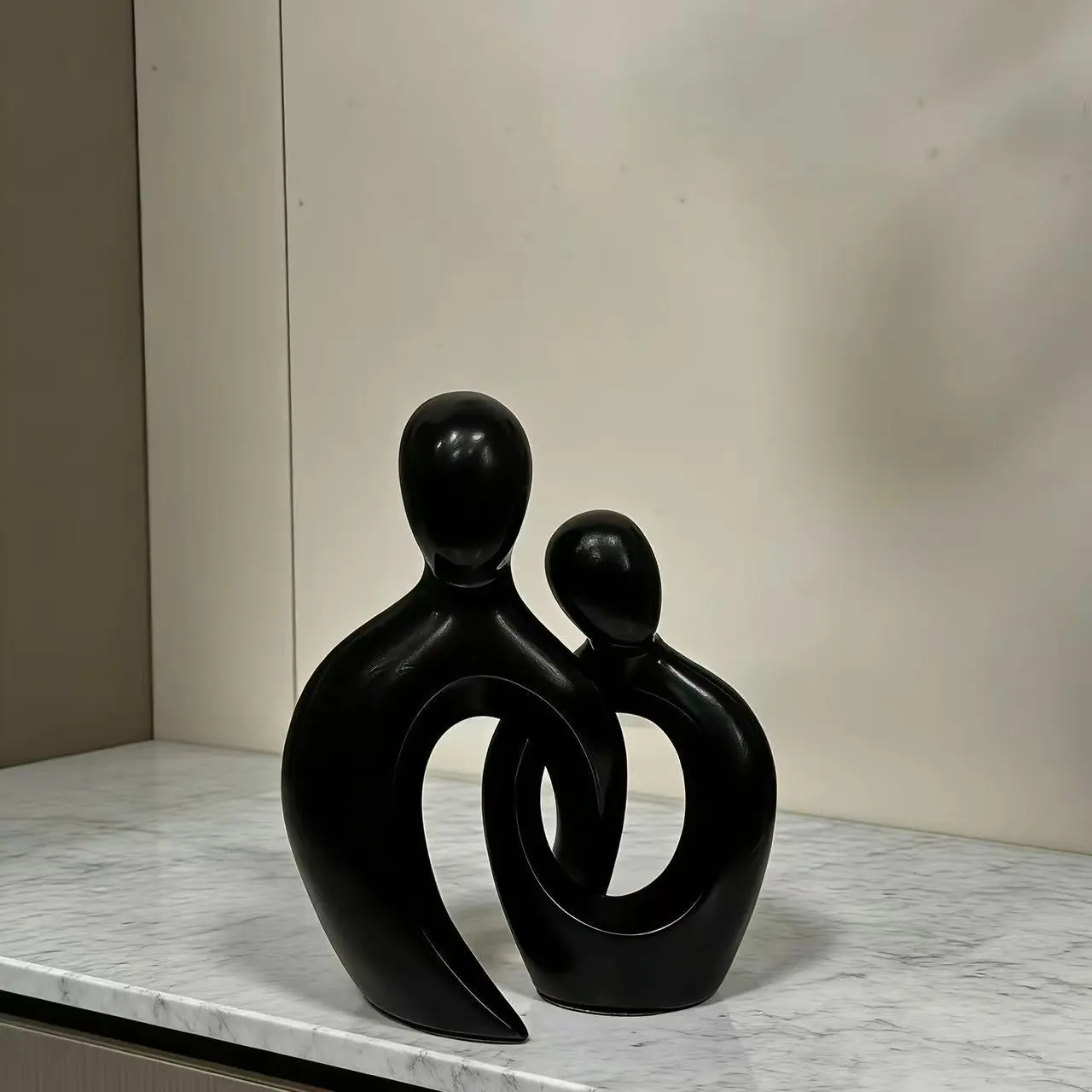 Abstract Hugging Couple Resin Figurine Decor, Figurines Decor, Modern Home Decor, Resin Figure, Statues, Minimalist Matte, Smooth Curves, Ideal for Living Room, Bar Cabinet, Entryway, Nordic Wabi-Kabi Style