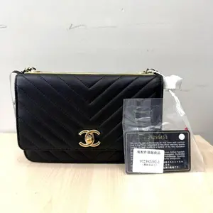 Pre-owned CHANEL Calfskin Crossbody Bags Trendy CC WOC Chevron Quilted Black CPU1130