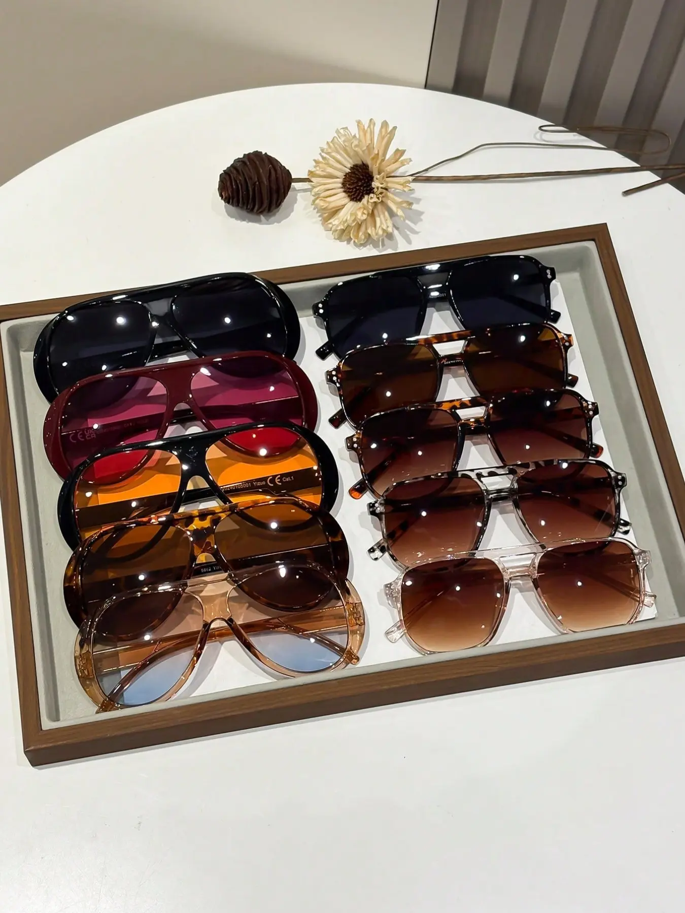 10 Pairs Women's Fashion Summer Plastic Trendy Square Framed Sunglasses, Multi-Color Oversized Geometric Full Frame, Perfect for Gifts, Parties, Street Photography