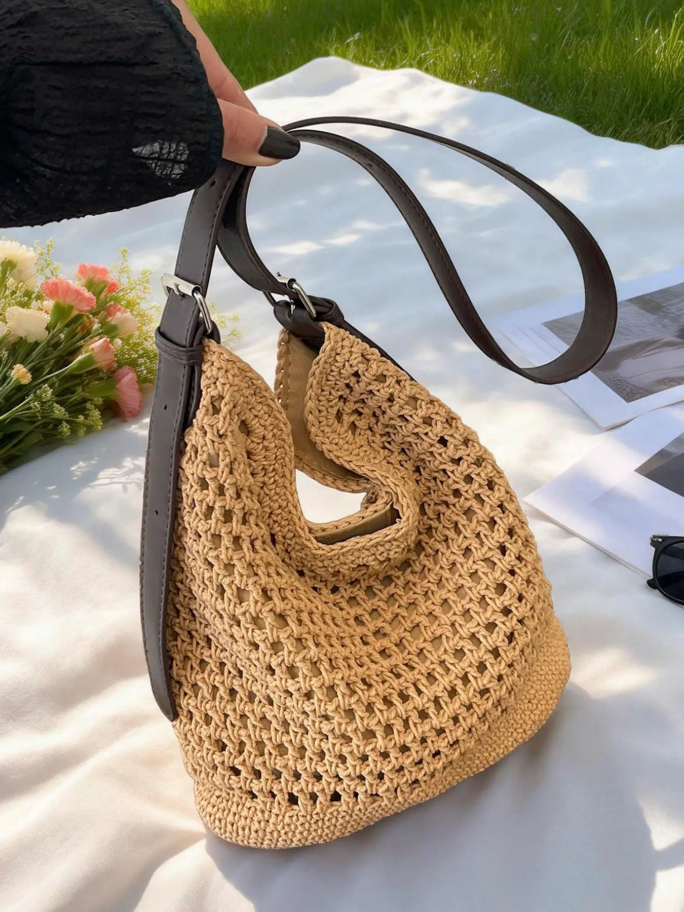 Fashionable artistic style retro personalized woven tote bag, large capacity simple texture practical shoulder bag, adjustable shoulder strap design, suitable for beach vacation, shopping, and gatherings, Textured Shoulder Bag, Crossbody Crochet Bags