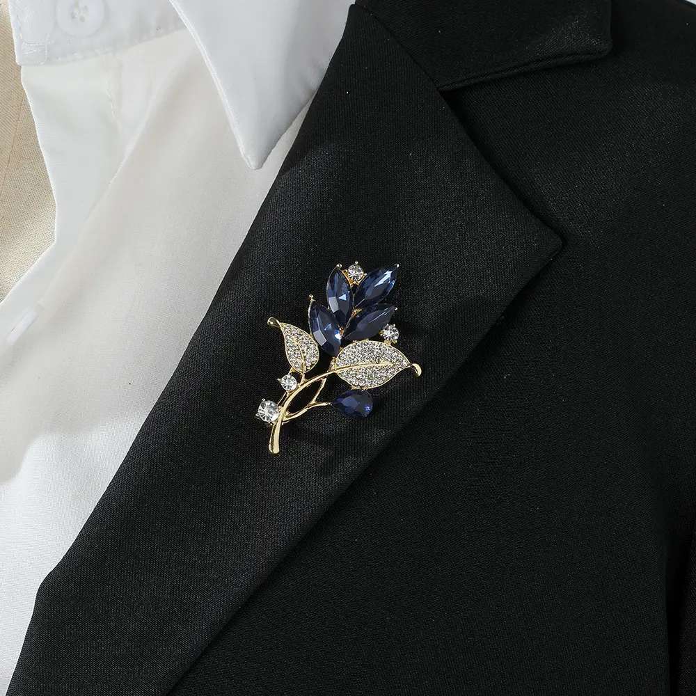 Blue Crystal Leaf Brooch, Vintage Chic Rhinestone Lapel Pin for Women, Elegant Gold-Plated Corsage for Wedding Party Dress & Suit, Gift for Jewelry Lovers, Leaf Shape