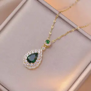 LisiZen Retro Light Luxury Emerald Green Zircon Titanium Steel Necklace, Niche Elegant Clavicle Chain for Women DZXL3957