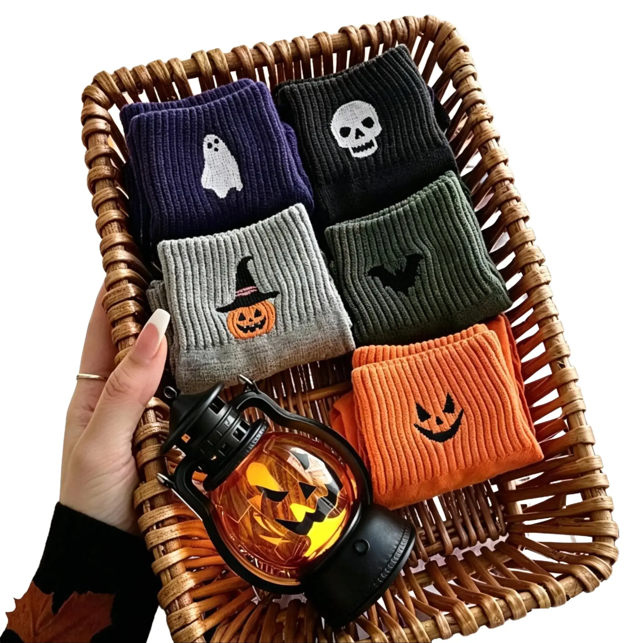 Viral Cute Halloween Socks for Women, 5 Pairs Cozy Novelty Crew Socks Set, Funny Pumpkin & Ghost Cartoon Calf Knit Socks, Soft Stretchy Warm Autumn Winter Socks, Suitable for Daily Outfits, Halloween Parties, School, Office and Holiday Gifting