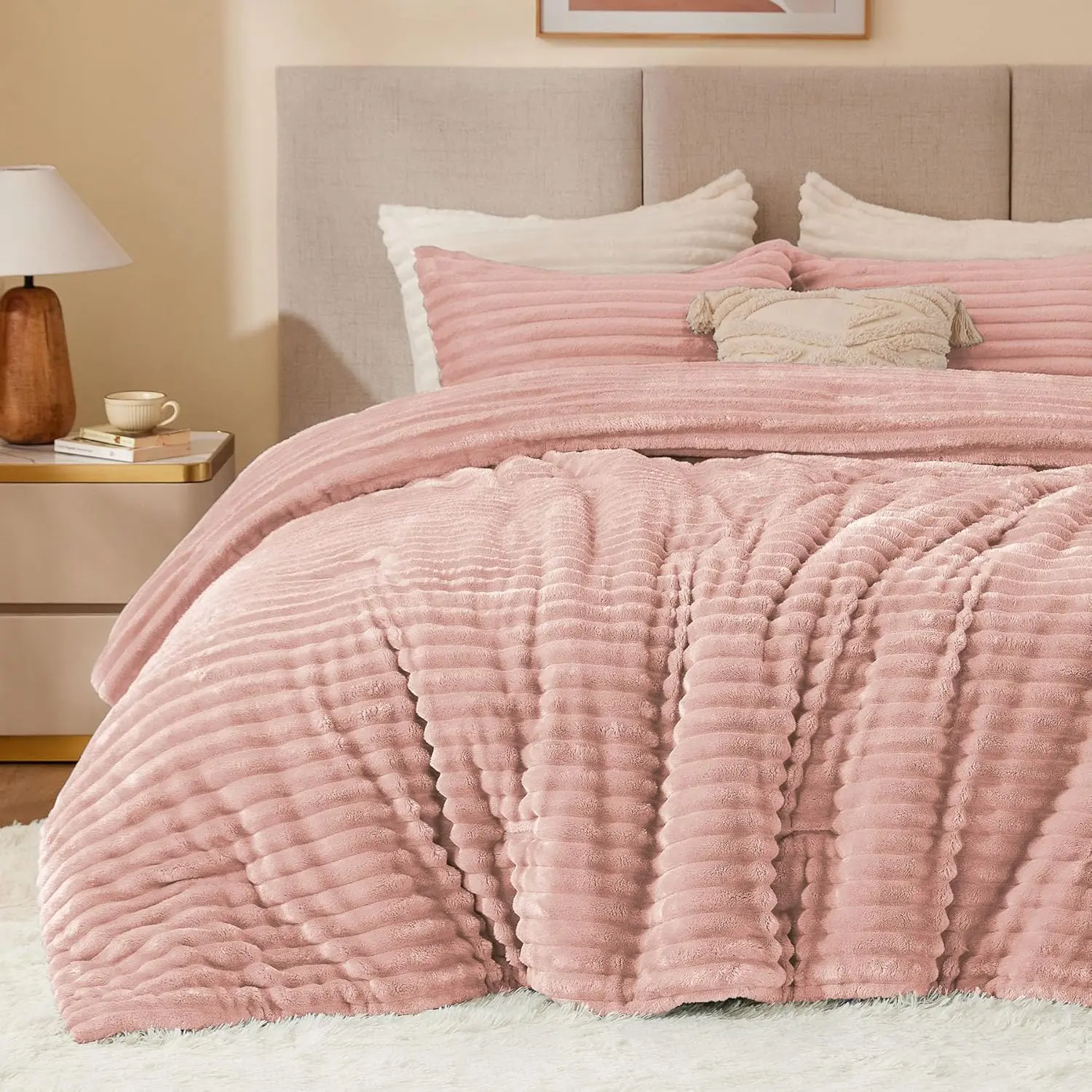 Queen Size Duvet Cover Set - Synthetic Down-Alternative Filling, Ultra Soft Fade Resistant Dusty Pink Winter Bedding Set with 2 Pillow Cases, Polyester Fill