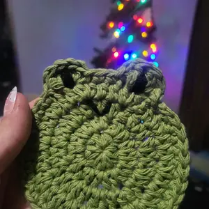 Handmade Crochet Frog Coasters - Green Frog Design, Ideal for Tableware, Reusable, and Durable