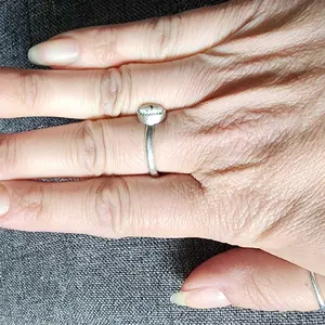 Product Review of Radiant Cosmetics Nail Growth Oil - 100% Organic, Moisturizing, Growth, Strengthening, and Brightening Formula with Vitamins and Fatty Acids for Overall Nail Health from E** L**b