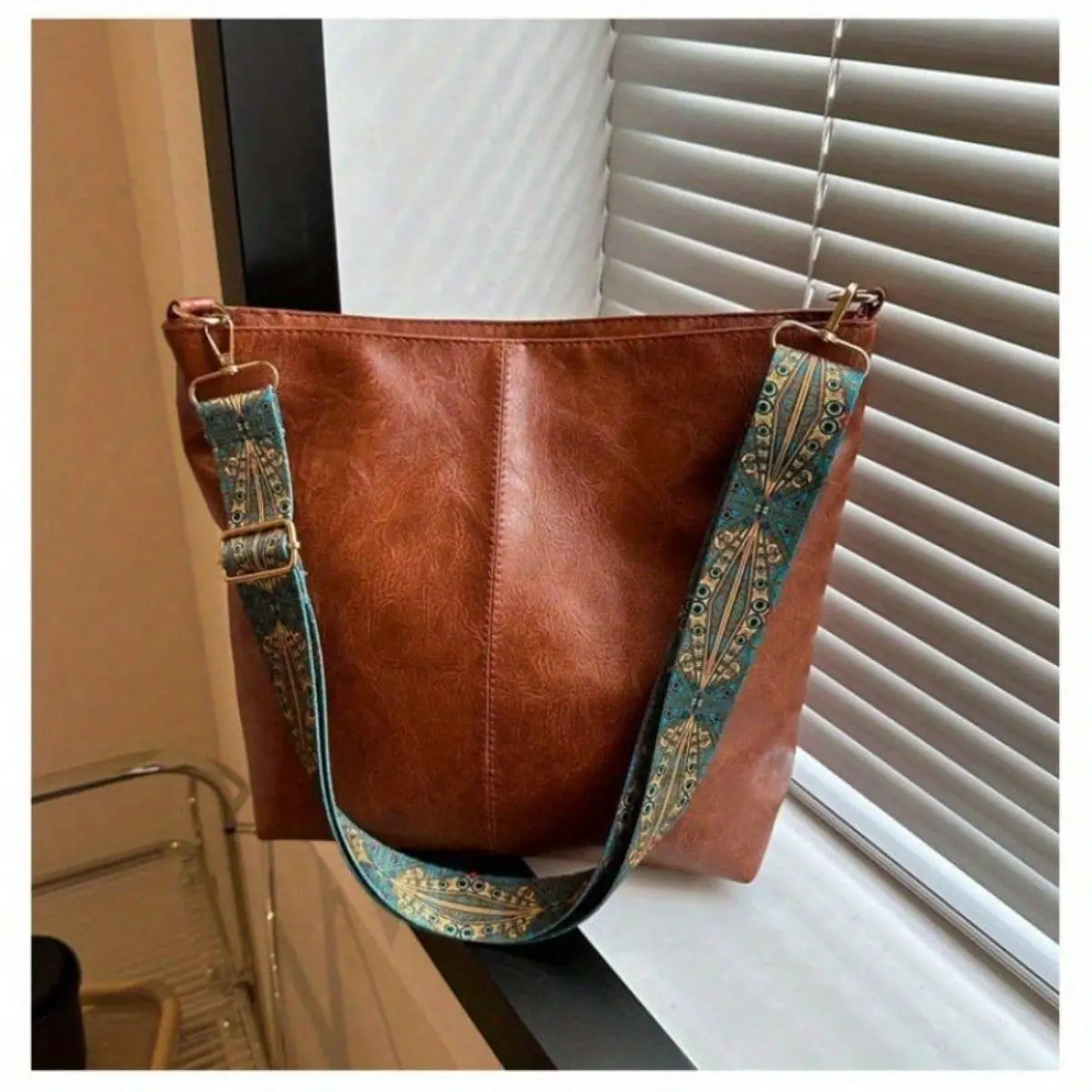 High-End Vintage Commuter Thoth Bag Crossbody Bag | Bohemian Style Easy Wallet Handbag Bucket Bag | Adjustable Shoulder Strap Design, Durable And Sturdy Material | Very Suitable for Daily Commuting And As an Accessory for Travel Attire