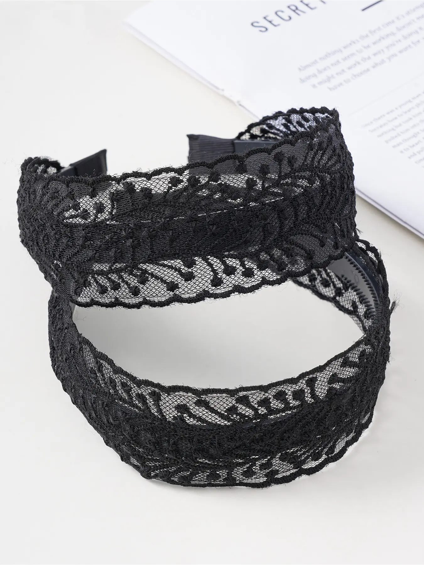 Solid color embroidered lace wide edge headband 2-piece set, women's casual, fashionable and elegant hair accessory, can fix broken hair bangs to decorate hairstyles, suitable for daily wear, Headbands Women