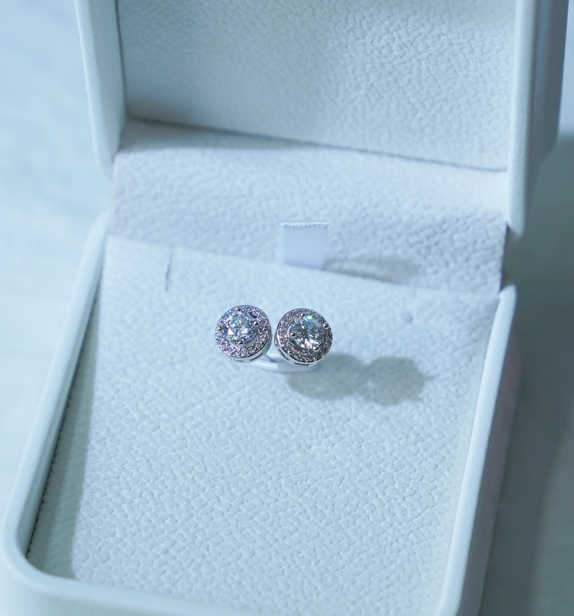 D Color VVS1 Moissanite Stud Earrings Silver Plated Hypoallergenic Jewelry Gift For Women ED008