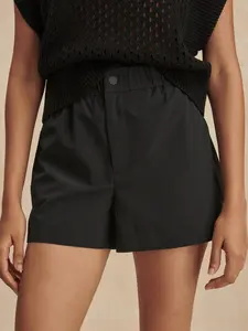 Varley: Nila Mid Rise Short