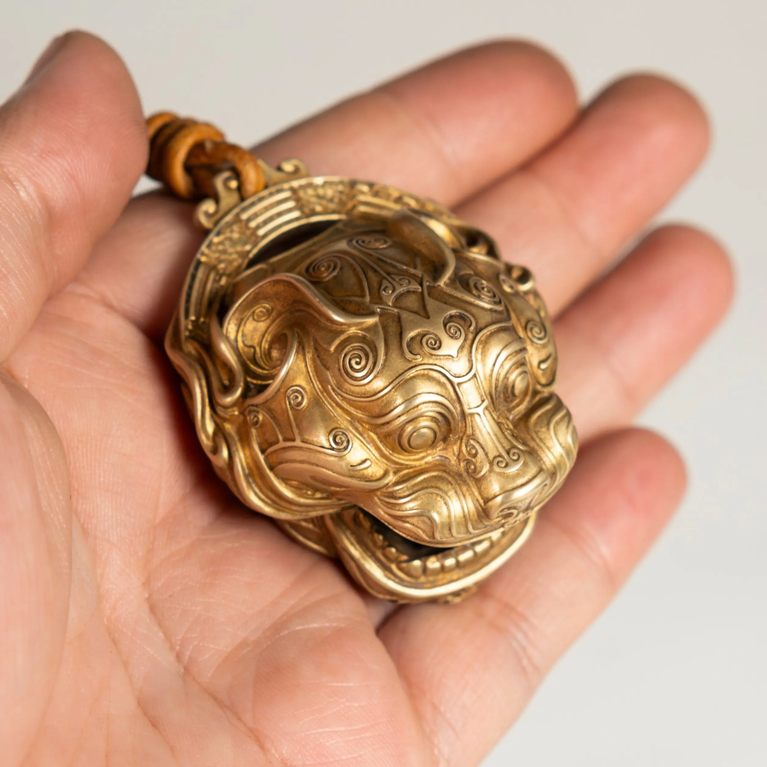 Pure Copper Tiger Head Bell Lucky Ornament - Chinese-Style Fengshui Engraved Portable Charm, Cultural Symbolism Lucky Tiger Symbol DIY Luggage Accessory