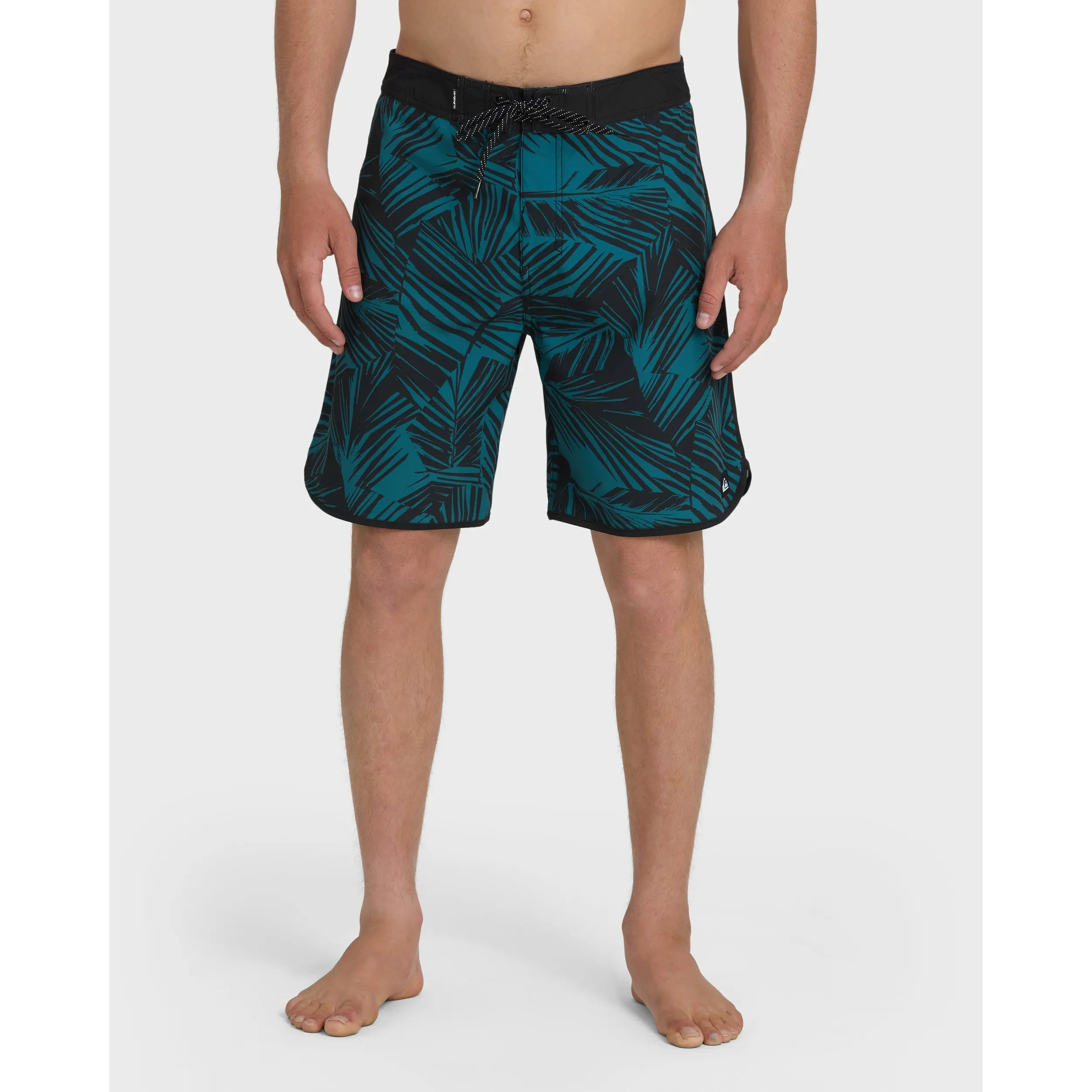 Quiksilver | Aruba Palm Scallop 19" Boardshorts | Men's SURFSILK Performance Fabric 4-Way Stretch | Surf & Swim