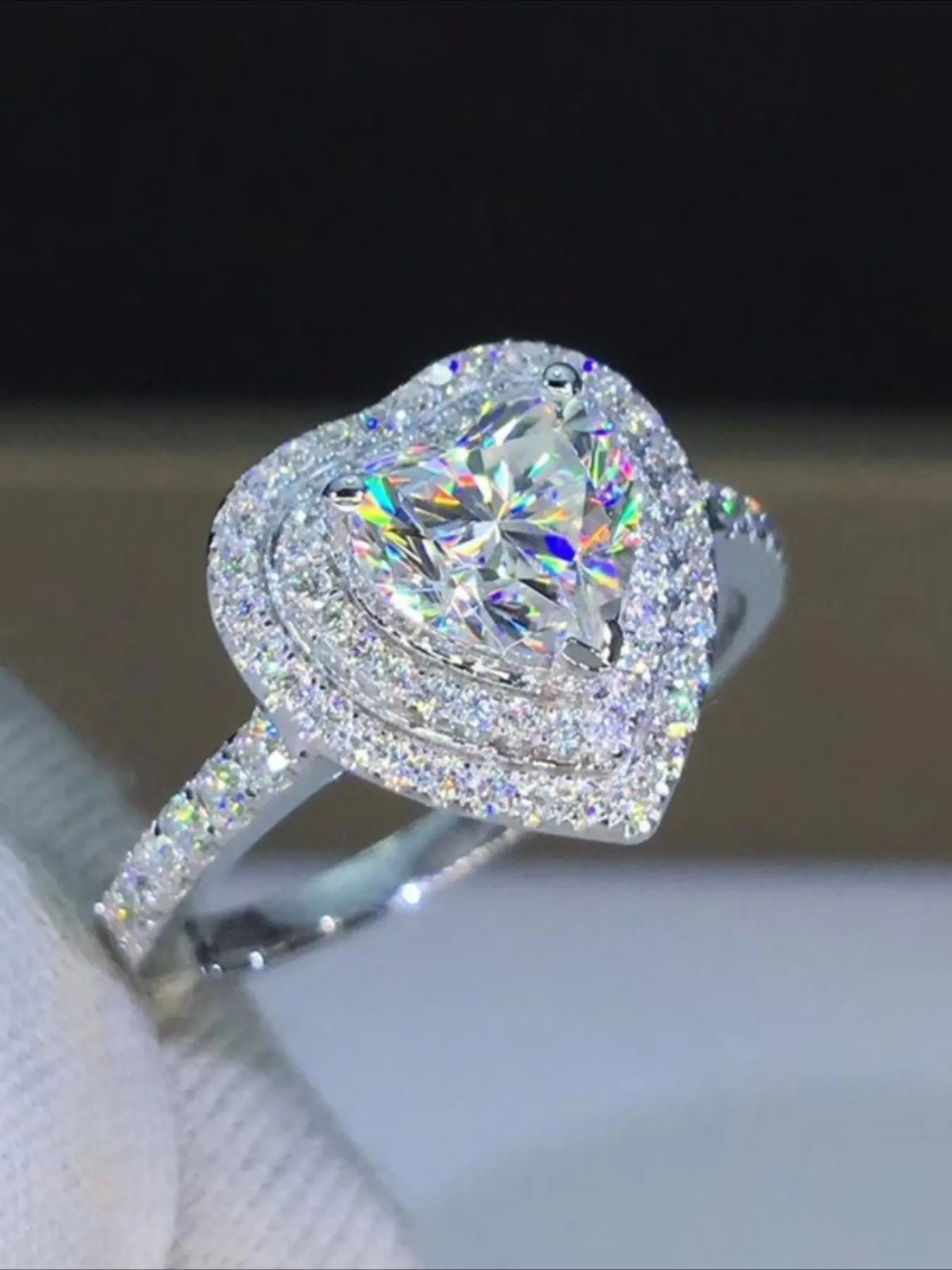 Women's Heart Promise Ring, Fashion Promise Ring, Heart Cluster Ring, Beautiful Rings, Valentine's Day Christmas Gift, Bridal Wedding Engagement Jewelry, Daily Wear Decorative Accessories