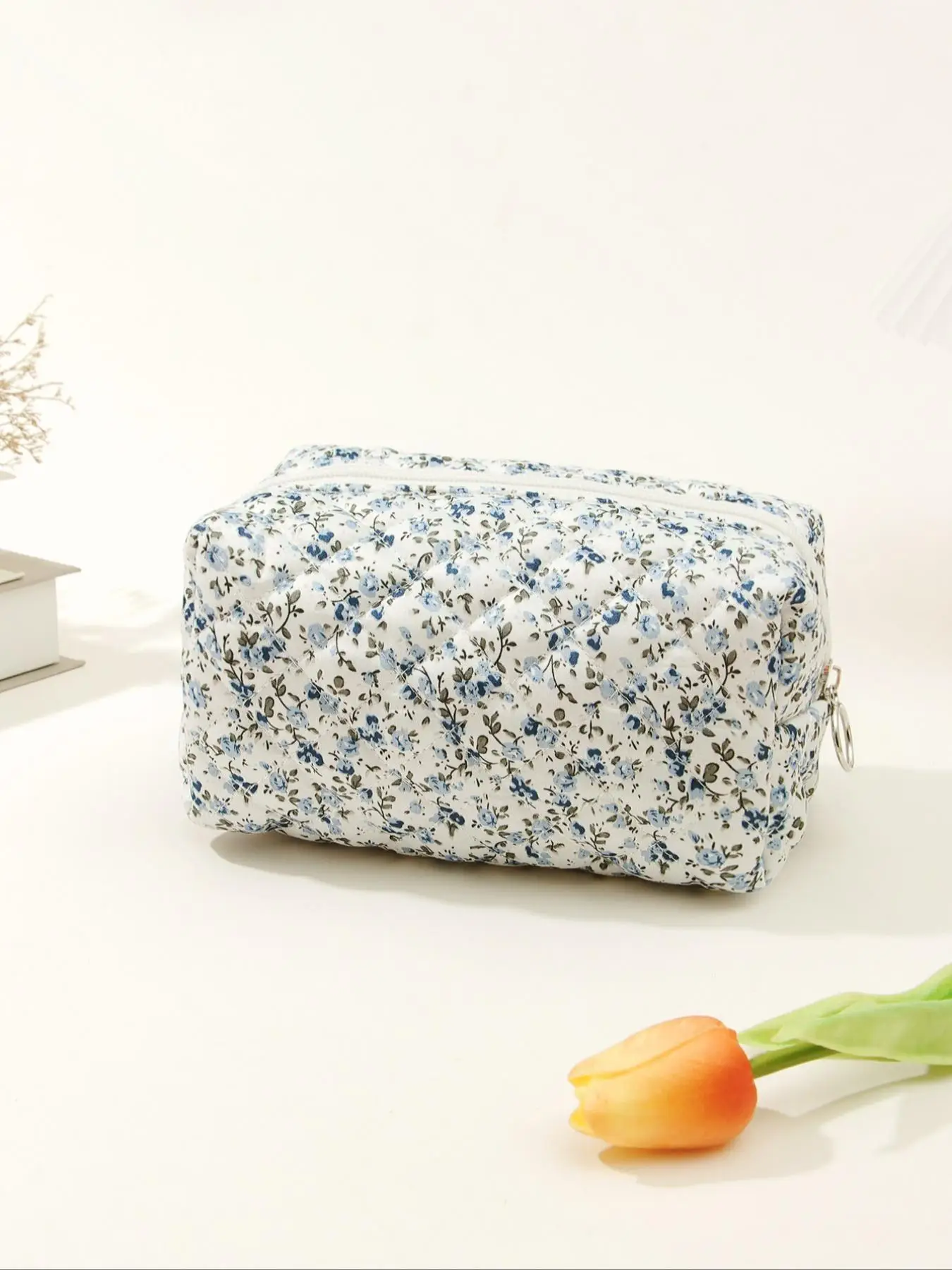 Women's Ditsy Floral Pattern Quilted Makeup Bag, Elegant Large Capacity Cosmetics Storage Bag, Cute Versatile Makeup Storage Bag for Women & Girls, Co