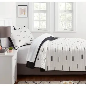 Adult Twin/Twin Extra Long Satin Quilt, Room Essentials 13078, White and Black, New with Tags (NWT)
