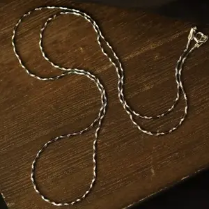 S925 silver black and white spliced ​​round snake bone chain necklace bare chain