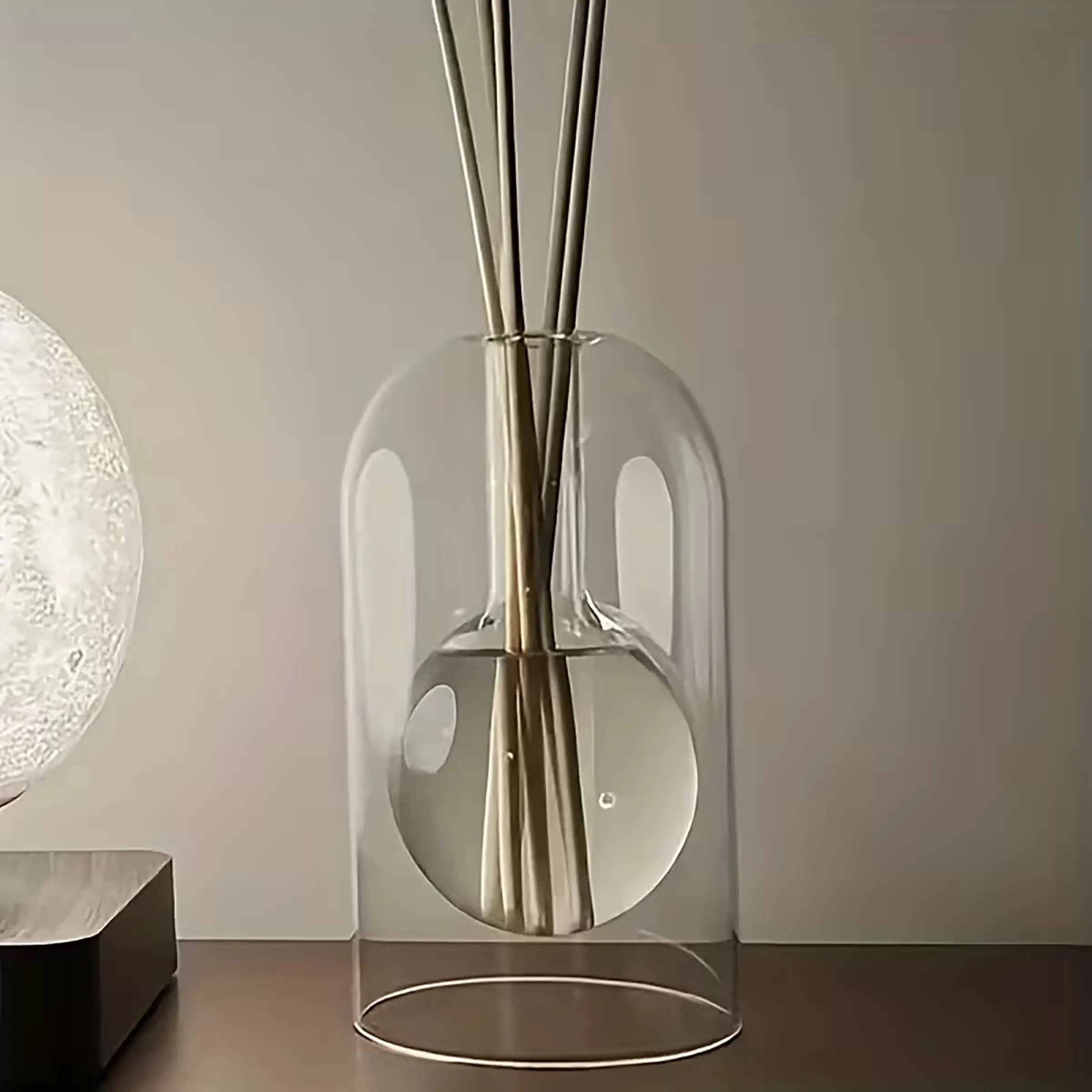 1 Count Elegant Clear Glass Aroma Relax Scent Oil Diffuser Bottle, Portable Lightweight Design for Home & Car, Ideal Essential Oil Diffuser Container & Decor Gift for Valentine's, Halloween, Thanksgiving & Christmas