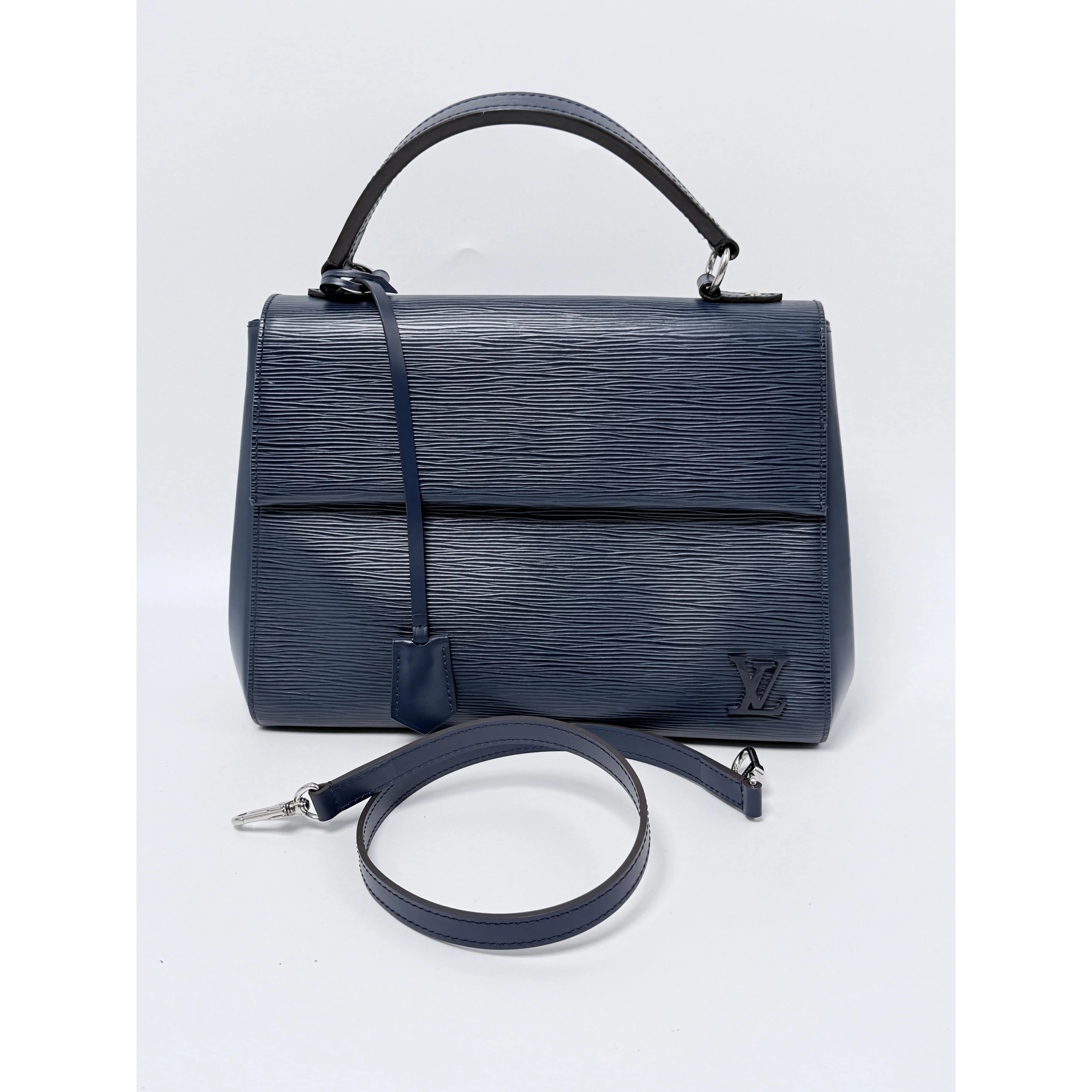 Pre-owned Louis Vuitton Leather Crossbody Bags Epi Cluny MM Blue Top Handle Bag Shoulder Handbag Crossbody P020LV