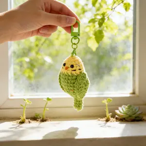 Crochet Amigurumi Parrot Keychain Handmade - Customizable Bag Charm, Perfect Gift for Bird Lovers, Friends & Kids