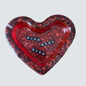 Handmade Resin Heart-Shaped Ashtray with Red Glitter, "Burn Baby Burn" Text, 5" x 4", 5.15 oz, Ideal for Gifting, No Warranty, Lighter