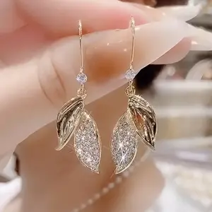 2 Elegant Leaf Dangling Female Earrings, Feminine Charm Jewelry, Alloy Fashion Ear Hooks, Suitable for Daily Wear, Sexy Gifts for Girlfriend, Valentine's Day Gift