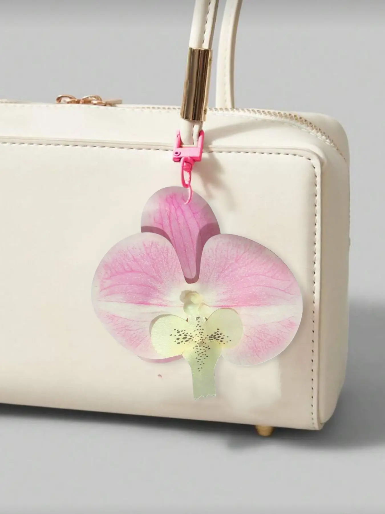Simple pink butterfly orchid artificial flower pendant, niche gentle gradient three-dimensional petals hanging, classic small and exquisite texture versatile pendant, Art Charms, charms for bags, suitable for daily bag matching, shopping and dating gifts.