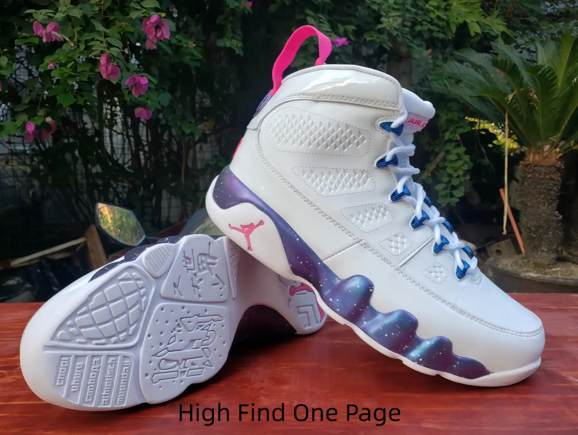 Support vintage basketball trainers with shock-absorbing thick sole. Breathable upper brings comfort for commuting and sneaker video shooting.