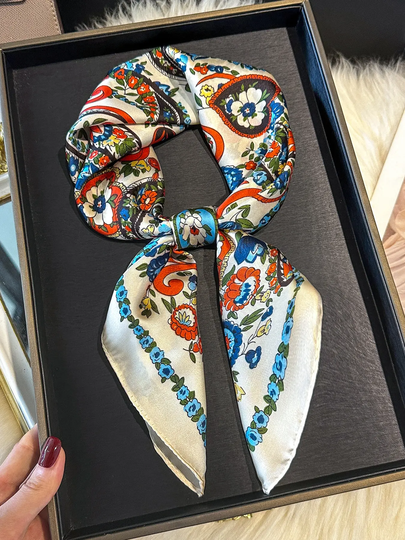 1pc Bandana Style Paisley Print Neckerchief, Faux Silk Square Headscarves For Women, Boho Style Scarf, Fashion Scarf For Daily Use, Floral Print Scarf, Floral Headscarf