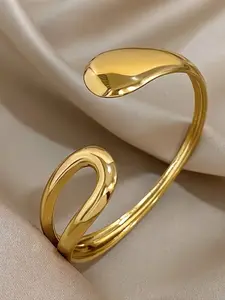 Ligui 1 Elegant Adjustable Hollow Bangle - Fashionable Teardrop Design, Perfect for Casual Wear and Parties