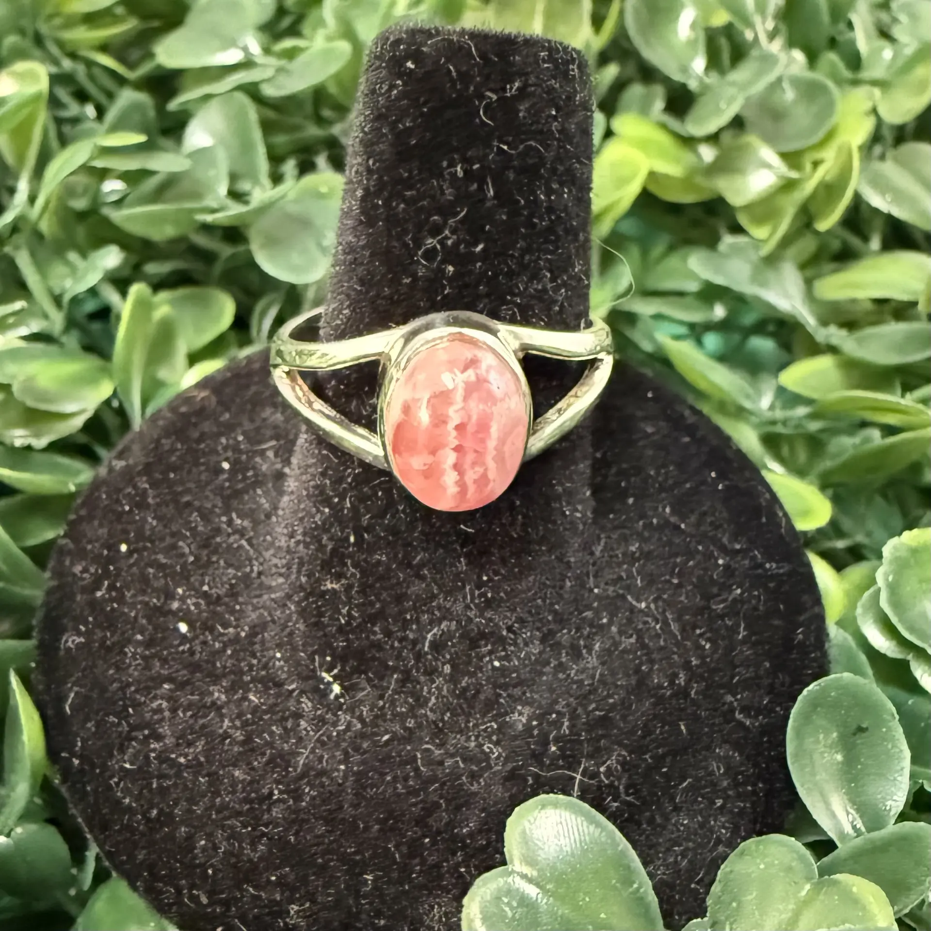 Elegant Jewelry Black Rhodochrosite Oval Sterling Open-Band Ring, Compassion-Themed Meaningful Accessory for Negativity Clearing