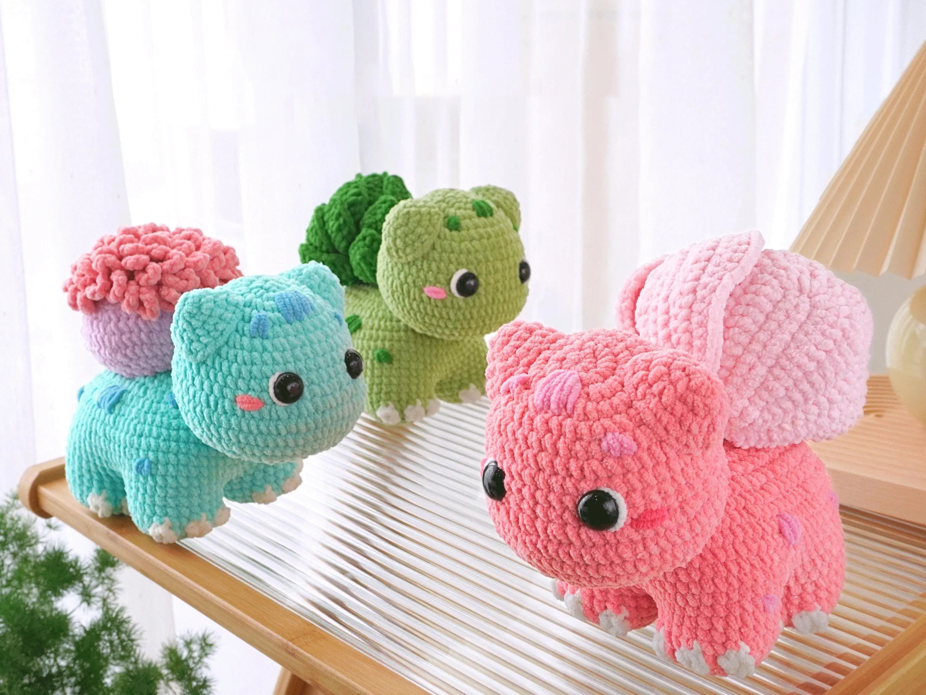 Cute Plant-Back Dinosaur Plushie – Velvet Yarn Amigurumi for Gifts and Decor