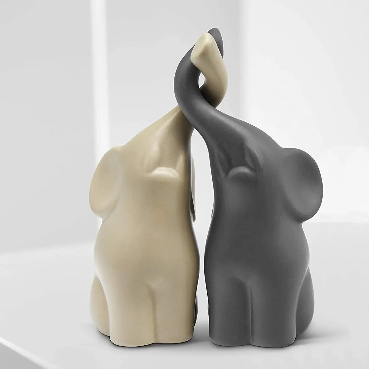 Modern Ceramic Elephant Sculpture Set, Statue, Home Decor Creative Gift, Love Couple Elephants, Perfect for Living Room Decoration