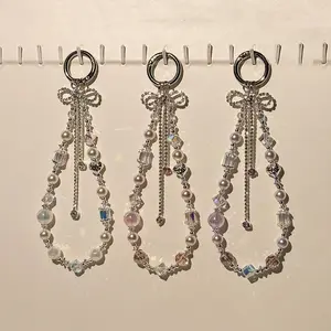 Exquisite Artificial Wearable Mobile Phone Chain with Bow Design Plastic Material Suitable for All Seasons Cellphone Smartphone Accessory