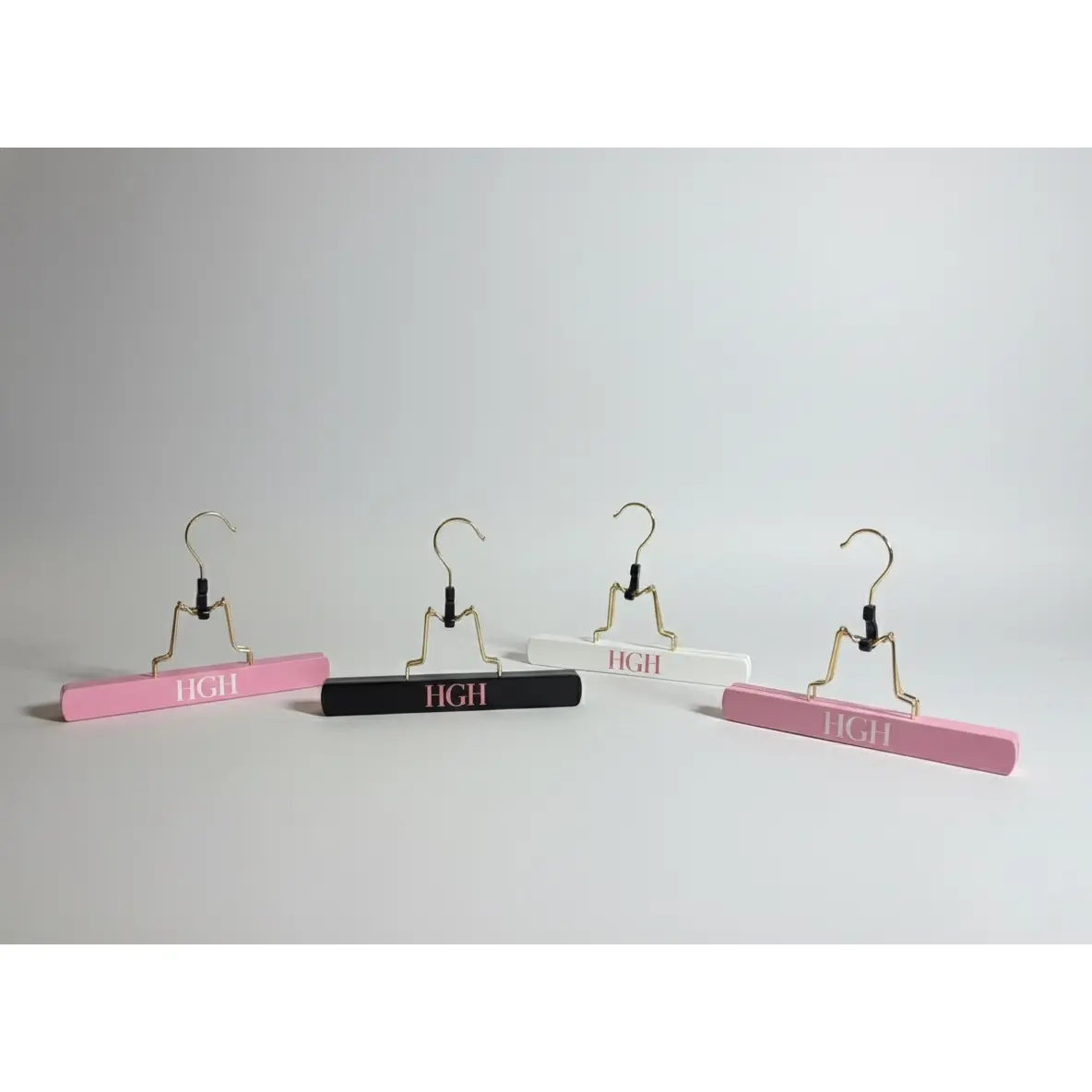 HAIR EXTENSION HANGER