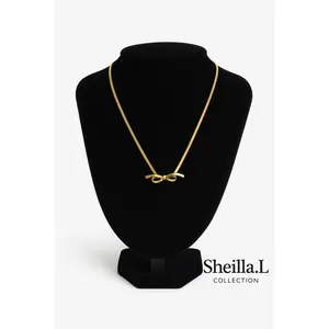 18K Gold Sleek Ribbon Necklace