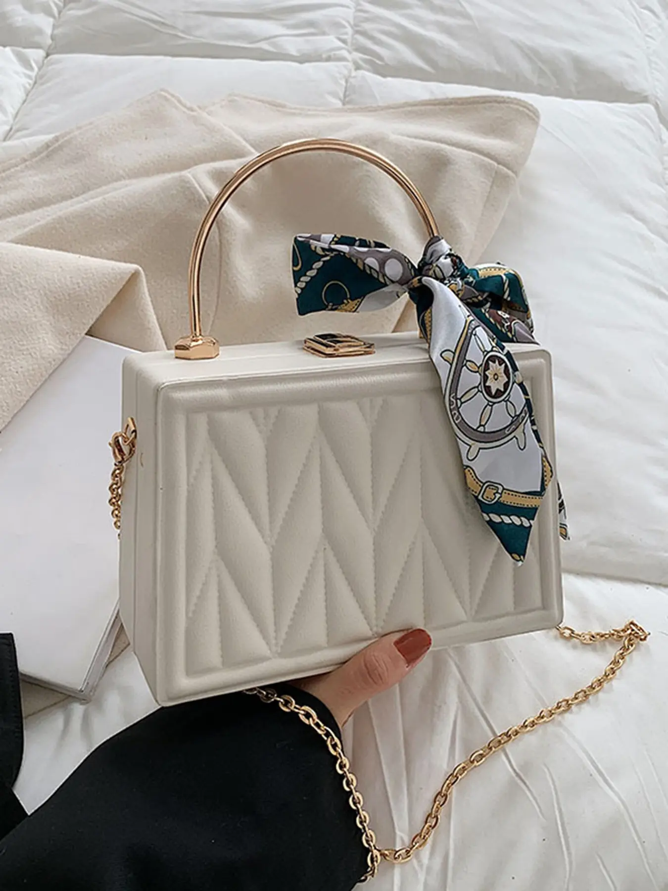 Retro fashion simple and casual versatile shoulder bag, niche personality classic retro bow decorative shoulder bag, gentle and elegant temperament versatile suitable for daily travel, shopping and dating, Casual trendy handbag