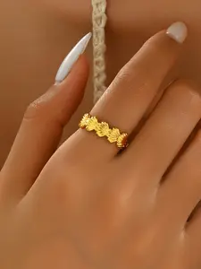 Fashionable Ocean-Inspired Shell Ring, Elegant Beach Vacation Jewelry, Luxury Light Premium Shell Band, Stylish Accessory for Women