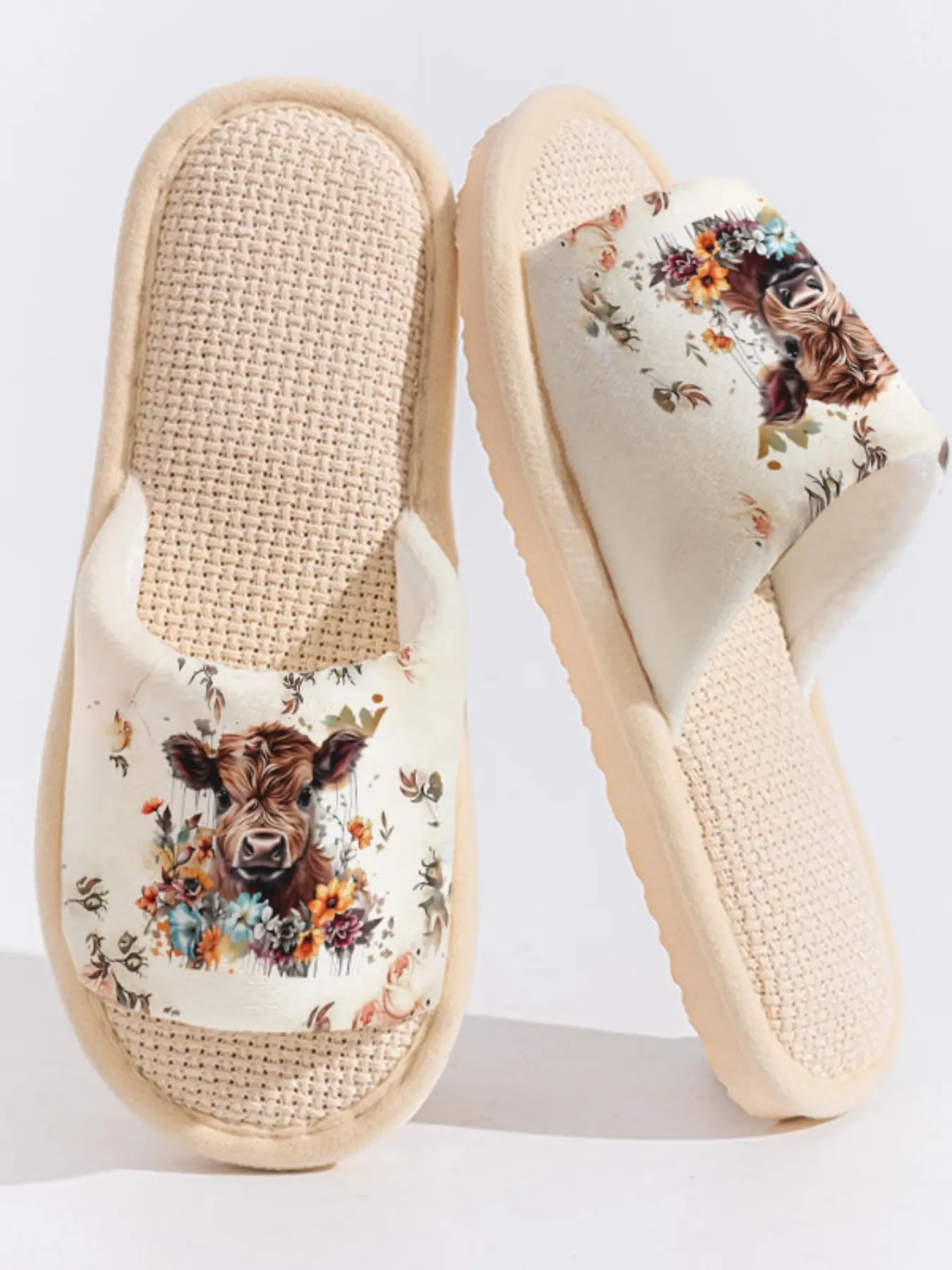 Vintage Watercolor Highland Cow Floral Linen Slippers Slide Cloud-Feeling Healing Artistic Style Indoor Outdoor Must-Have, Soft Slippers