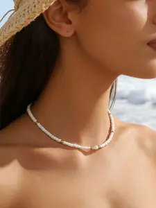 1 Bohemian style white glass bead necklace, Boho Style Beaded, gold bead shell decoration collarbone chain, summer seaside vacation accessory, summer romance with shells and gold beads