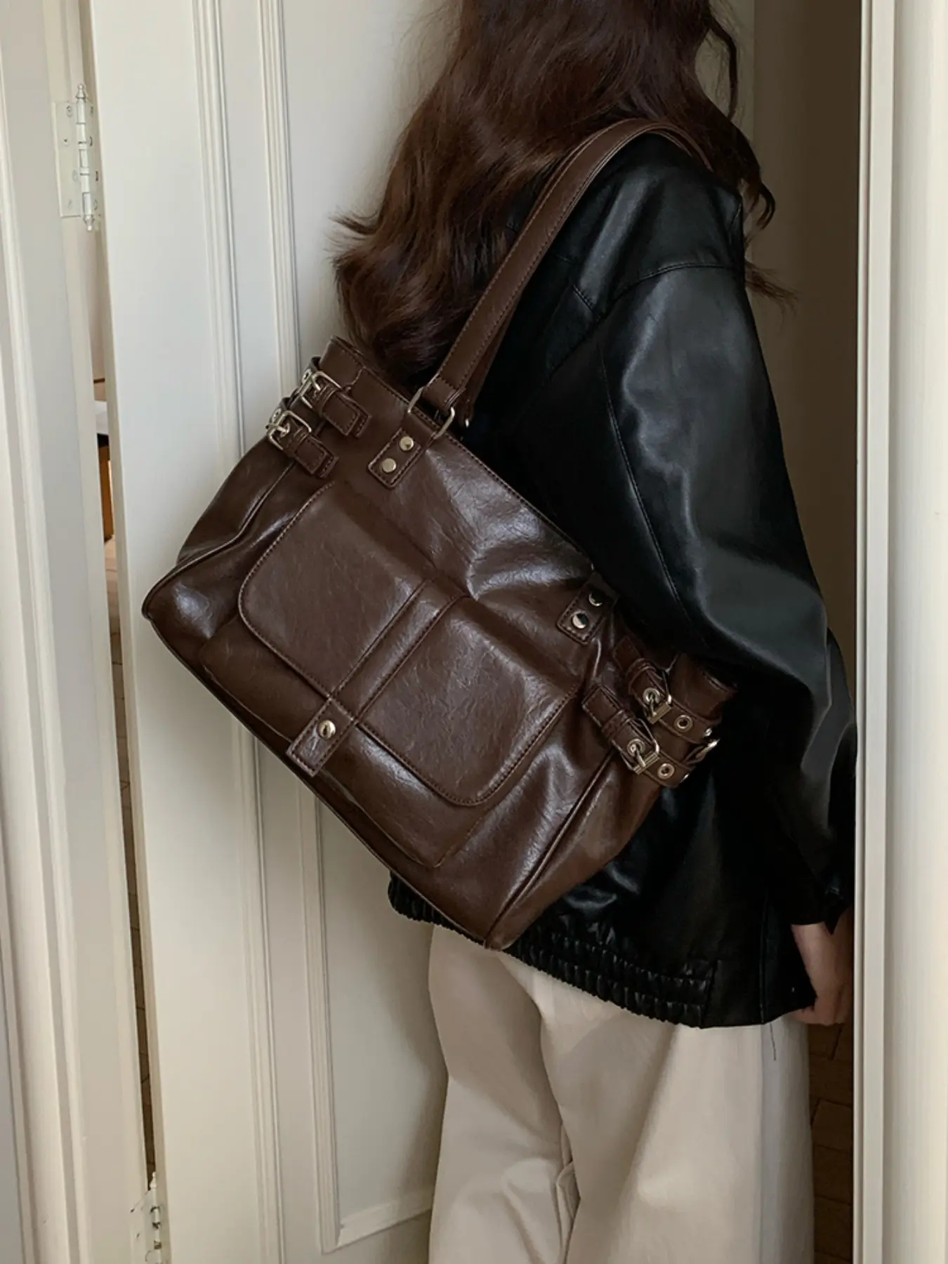 Autumn Winter New Retro Coffee Color Versatile Large Capacity Commuter PU Tote Satchel Bag, Korean Style College Wind Shoulder Crossbody Bag, Stylish Crossbody, Fashion Crossbody Bag, Fashionable Shoulder Bag, Casual Crossbody Bags